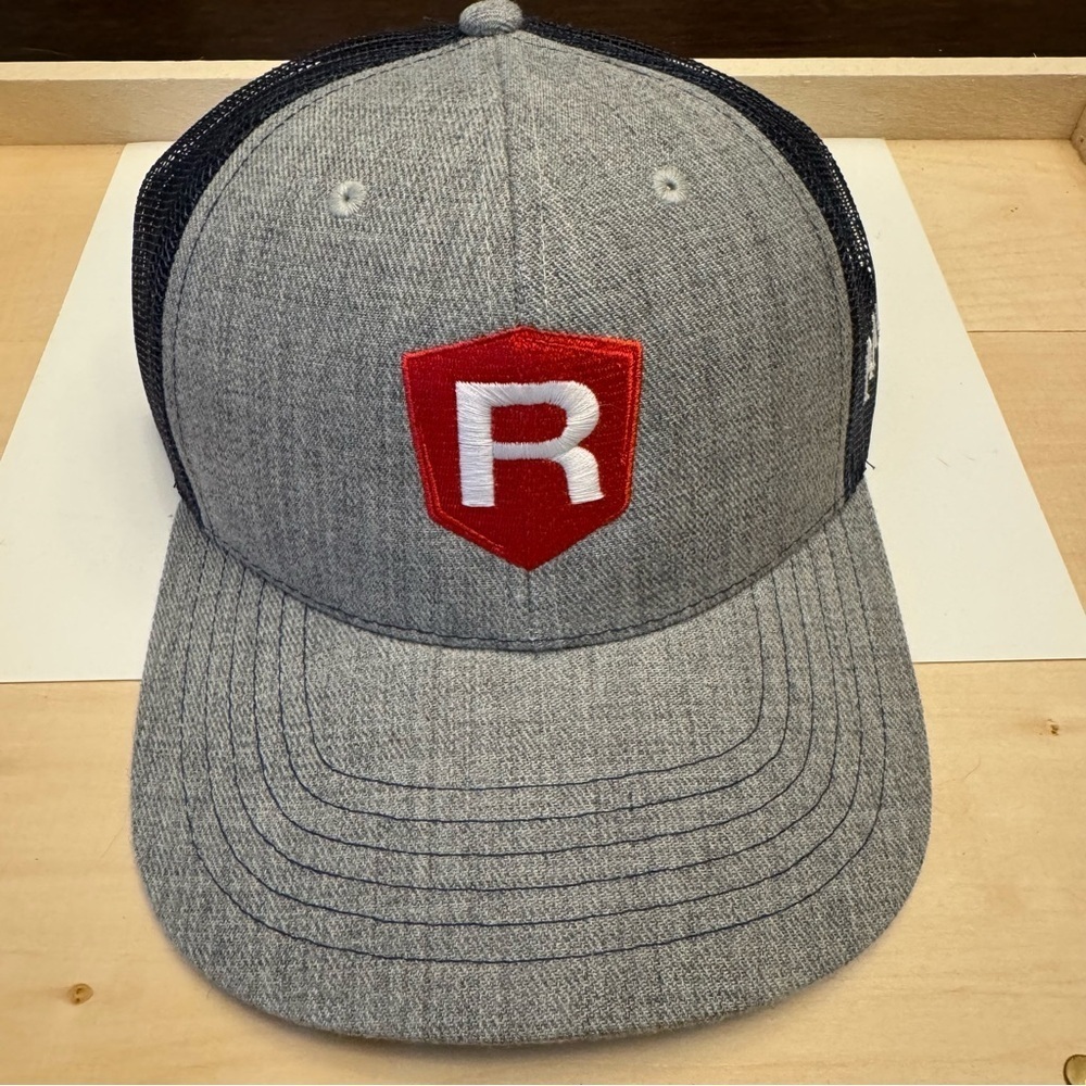 CAPAMERICA Rave Mens Gray Black Red R Logo Adjustable Trucker Hat Adult NWOT